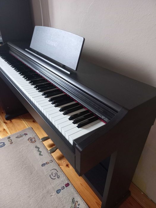 Sprzedam pianino cyfrowe Casio Celviano w super stanie.