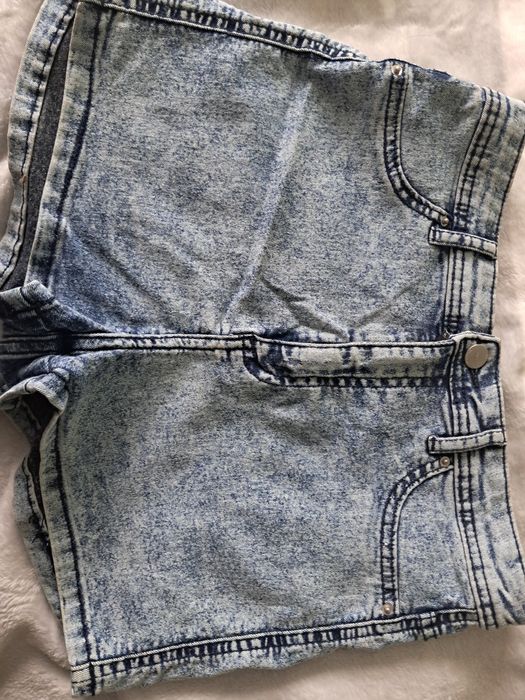 Krótkie spodenki cropp rozm m