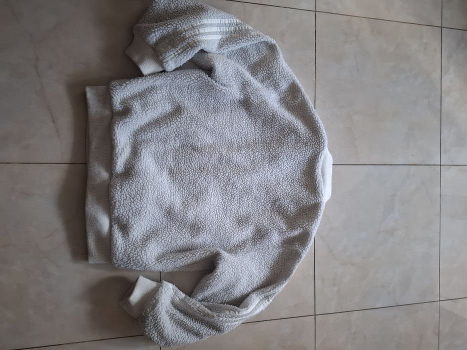 Kurtka Adidas ze sztucznego misia M/ L