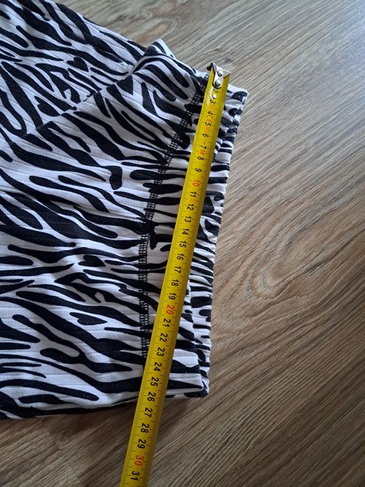 Spodnie szerokie 140 zebra