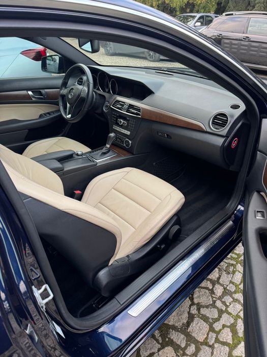 Mercedes c w204 c220 2011r