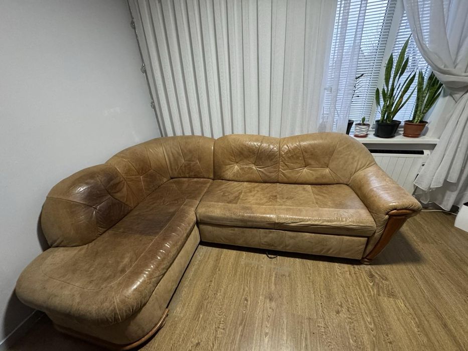 Кутовий диван, хороший стан, все робоче. Самовивіз.