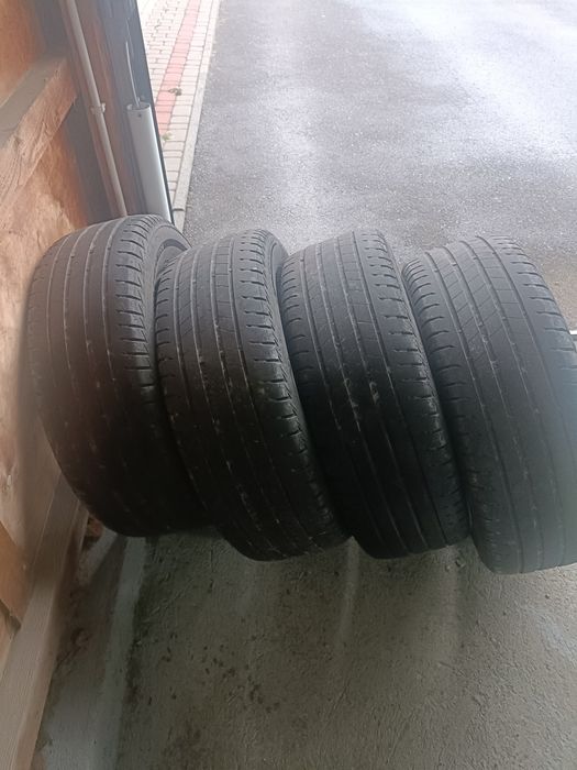 Opony letnie Bridgestone 225/65/17 . Cena za 4 sztuki 2020 rok.