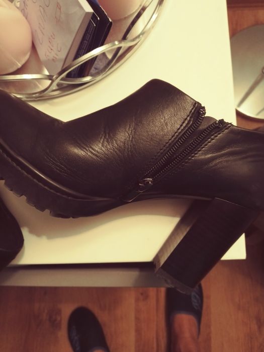 Botki czarne 37 do kostki Lasocki skora