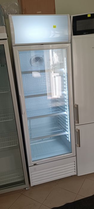 Холодильна вітрина