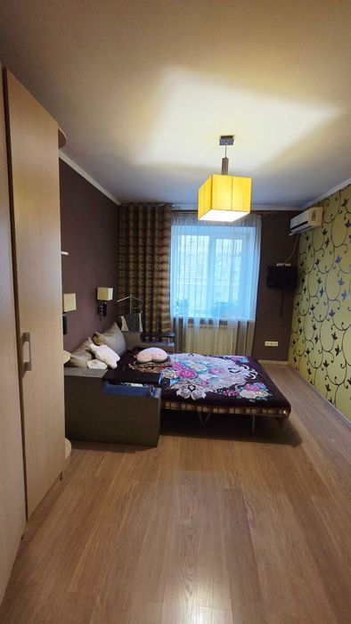 Продаж 3 кімнатної квартири з кабінетом в  центрі вул. Новосельського