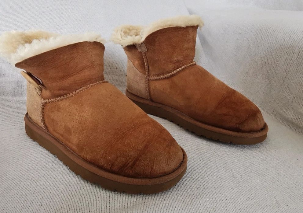 Ugg Australia Mini Bailey Button saszki śniegowce 37