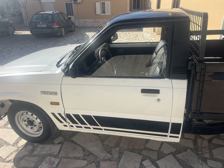 Mazda b2200