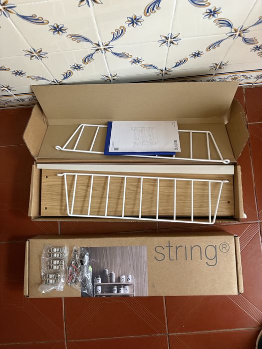 String Pocket estante - branco/carvalho