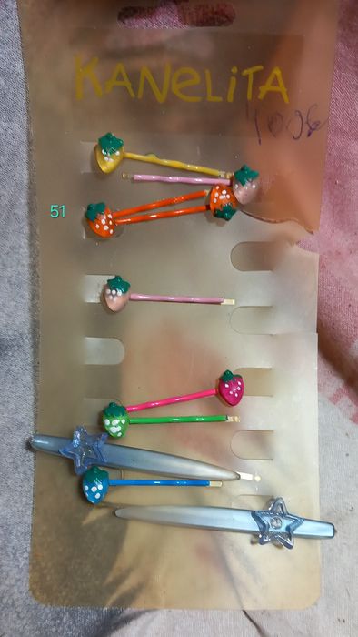 Acessórios cabelo e brincos 1 euro cada