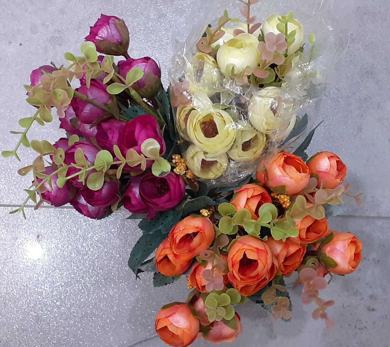 Kamelka mały bukiet kwiaty sztuczne