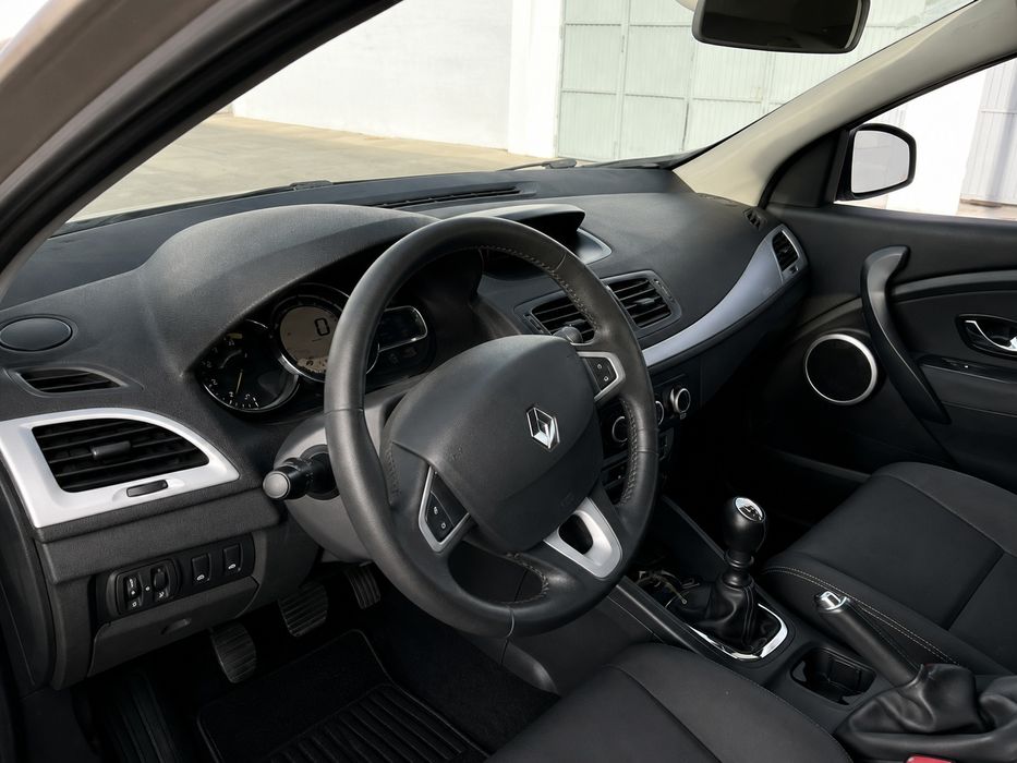 Renault megane breack sport tourer 1.5 dci 110cv 6v versao Limited