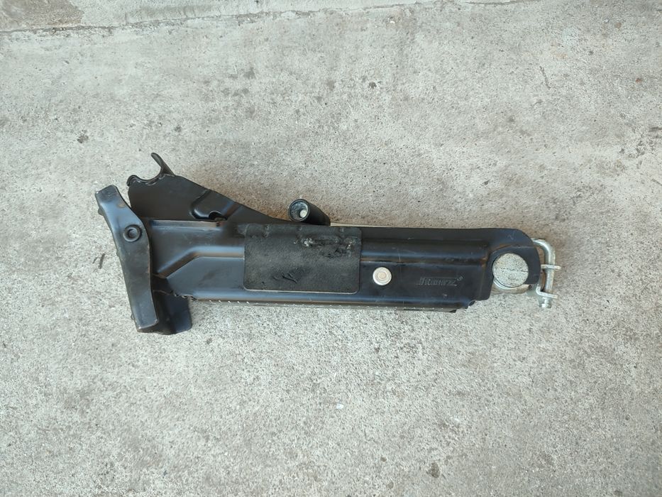 Домкрат Volvo S60(00-09) V70 p2(00-07) S80(98-06) Вольво