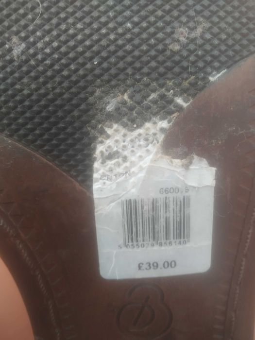 Sapatos cabedal usados uma vez