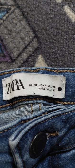 Продаж джинсів різних