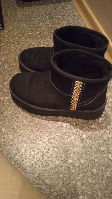 Продам короткие угги