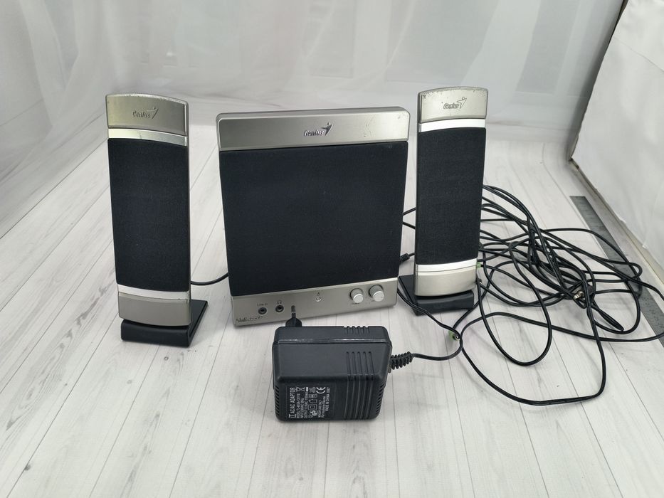 акустична система Genius SW-Flat 2.1 700