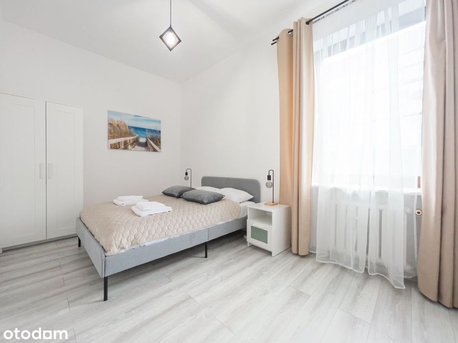 Przestronny Apartament z 2 Sypialniami i Balkonem