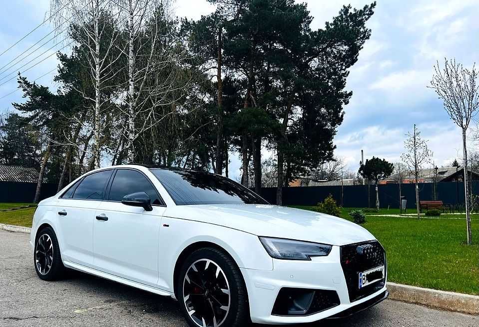 Audi A4 2019 повний привід