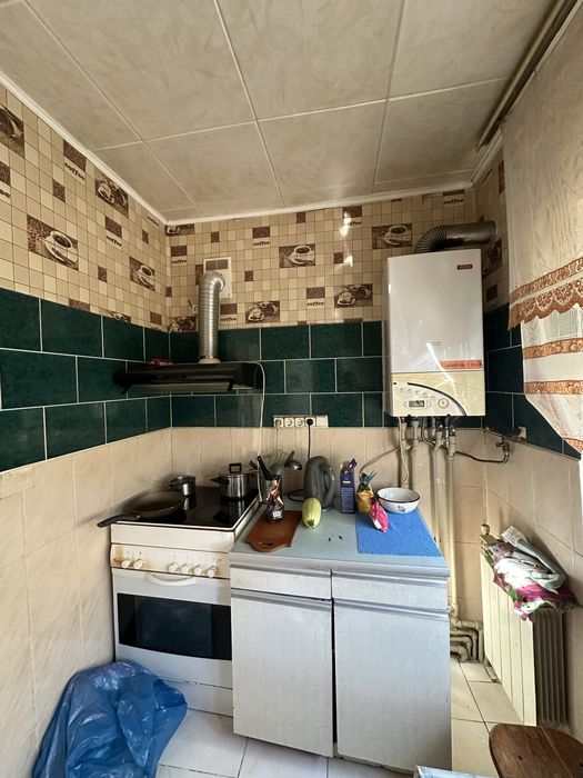 Поодається частина будинку