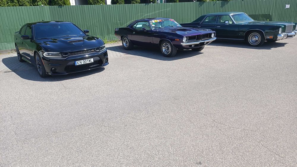 Auto do ślubu Barracuda New Yorker Charger
