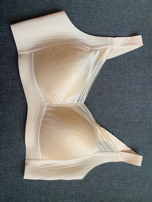 Безшовний новий бюст ,85 В,С