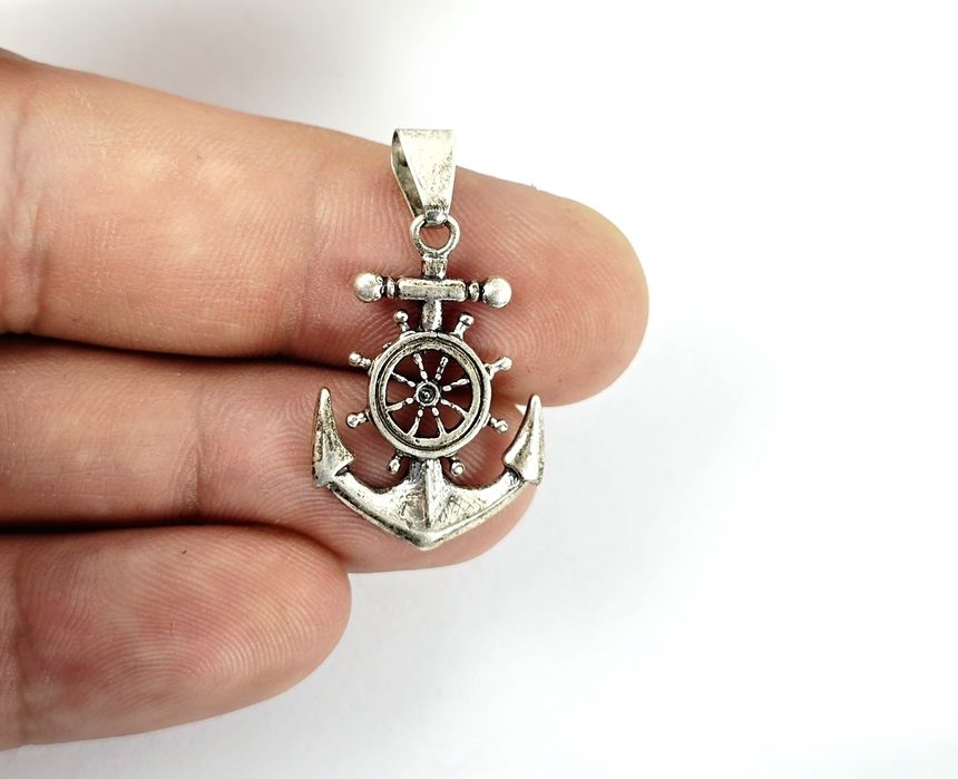 Wisiorek z kotwicą srebro 925