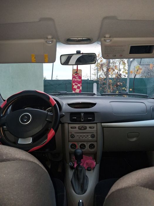 Автомобіль RENAULT Thalia