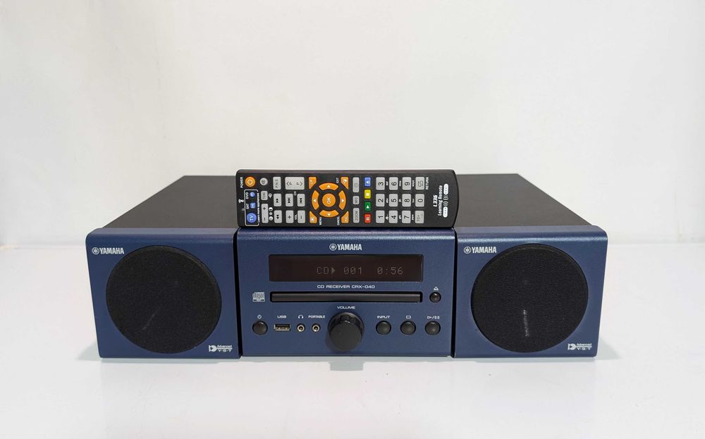 Музичний центр Yamaha MCR-040,має 50 Вт\USB\Mp3\WMA\CD\FM\6-16 Ом\
