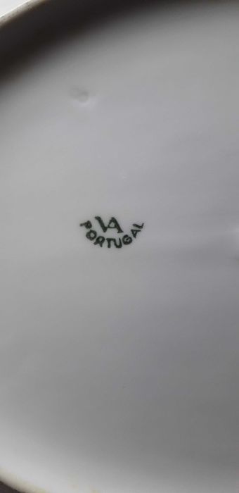 Conjunto de louça antiga, vista alegre.