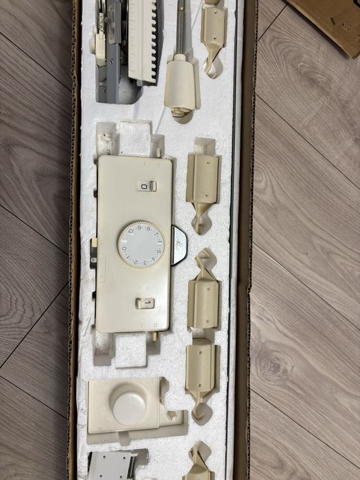 Японська вʼязальна машина Silver Reed SK280