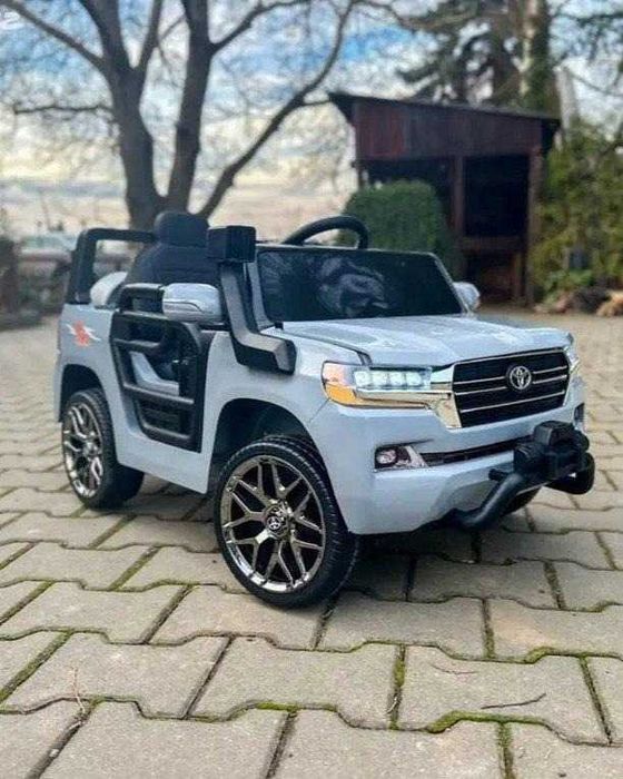 Дитячий електромобіль на акумуляторі Toyota M 5101 з пультом