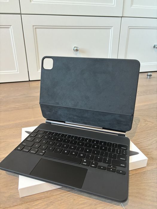 Apple Magic Keyboard do Ipad Air 11 cali