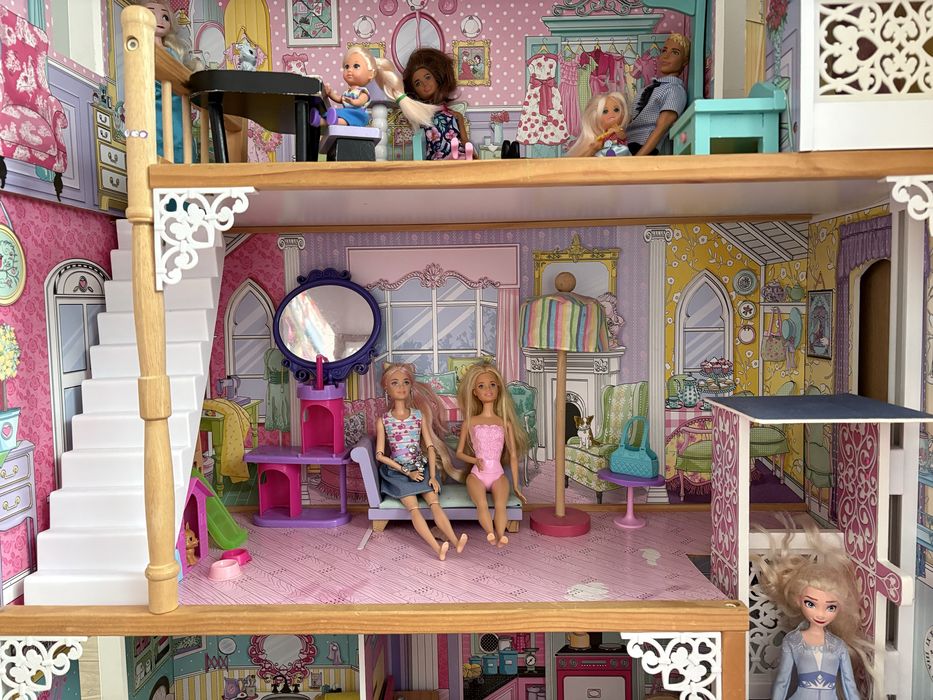 Domek Barbie plus karetka Barbie i gratisy
