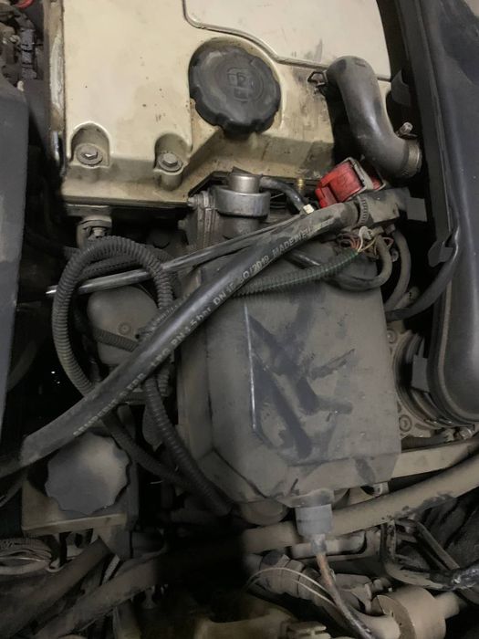 Декоратника кришка двигуна м111 е210 е200 с200 124е