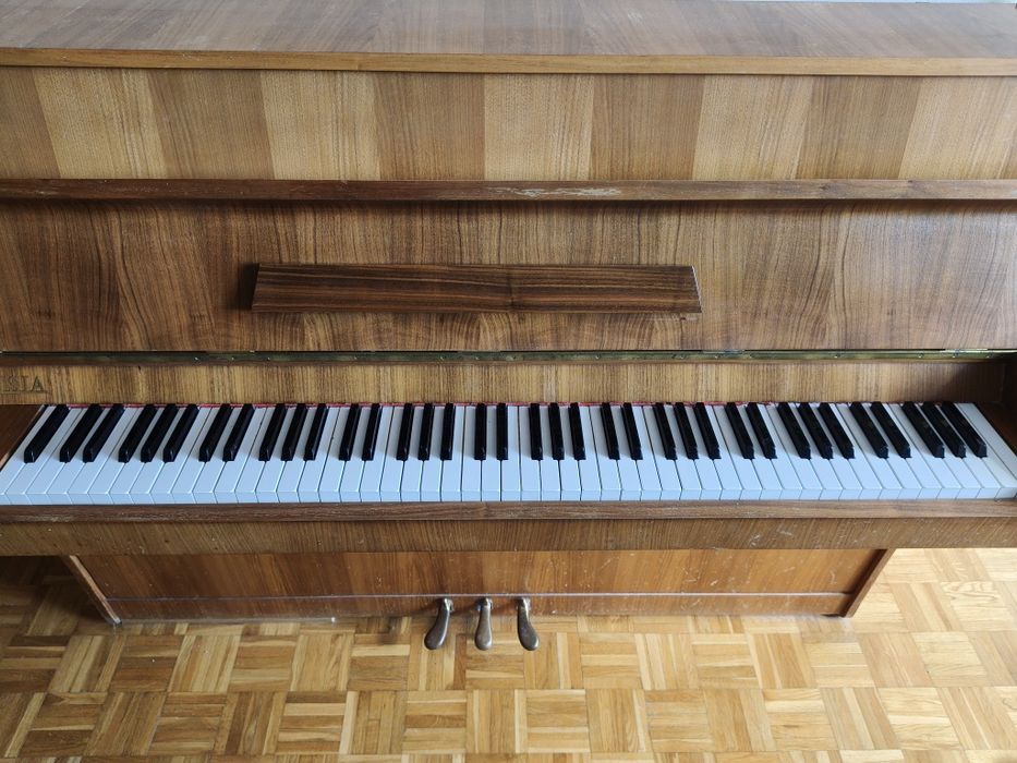 Pianino  marki Calisia