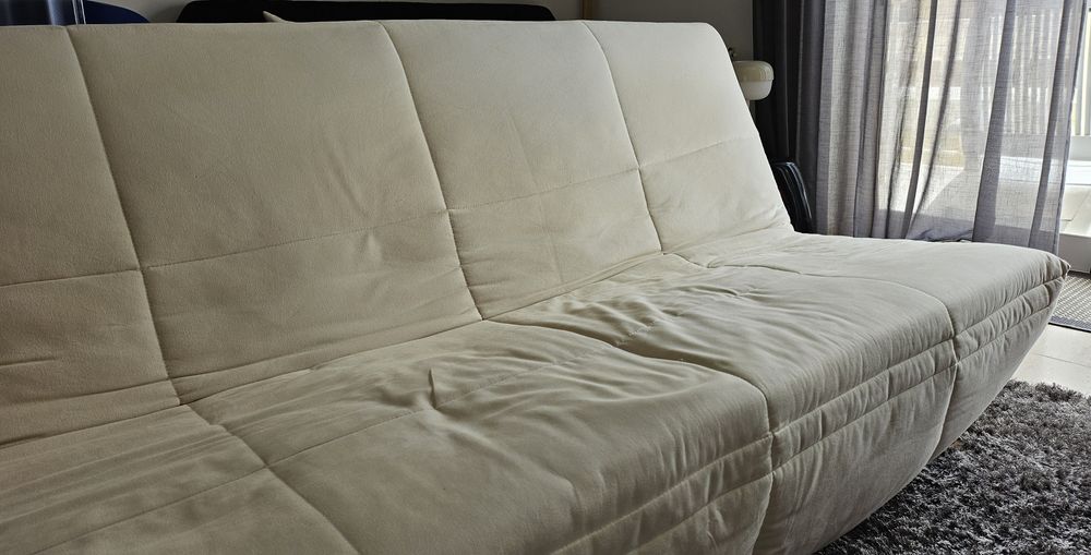 BAIXEI PREÇO Sofá cama beije para venda na Ericeira