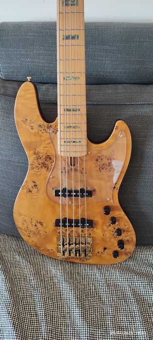 Vendo ou troco Sire V10