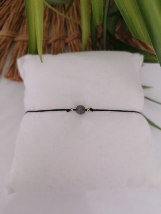 Bransoletka na sznurku z kamieniem naturalnym