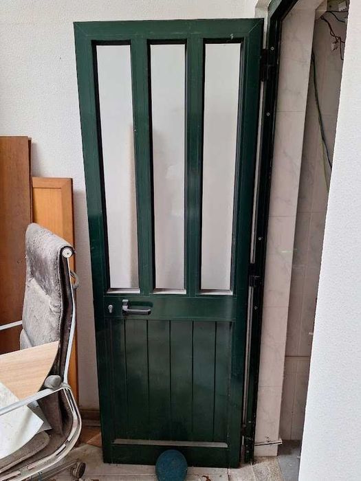 Portas lacadas em alumínio