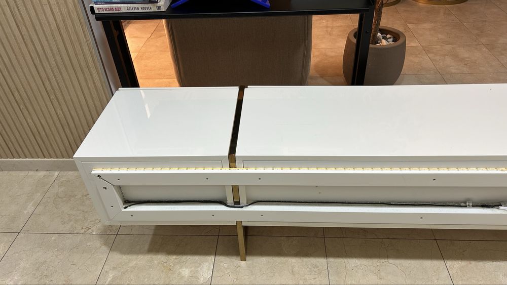 Armario de televisão