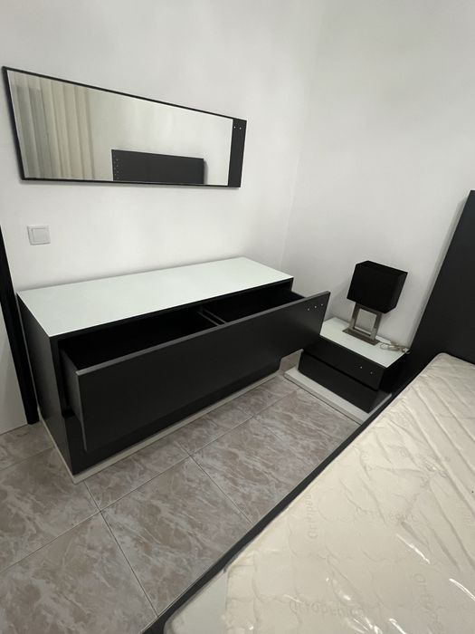 Cama de exposição como nova