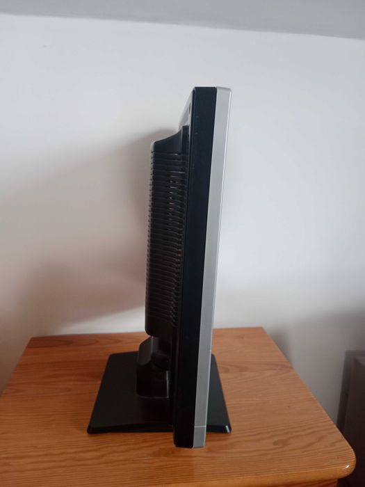 Monitor iiyama ProLite E483S – sprawny, 19"