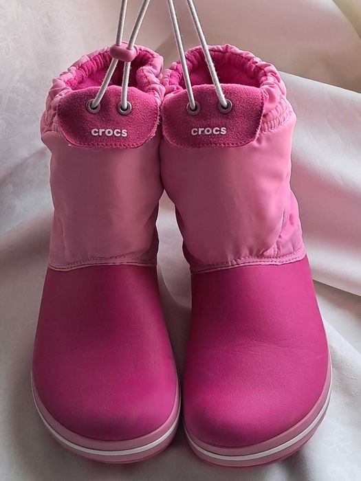 Różowe ocieplane śniegowce Crocs J6