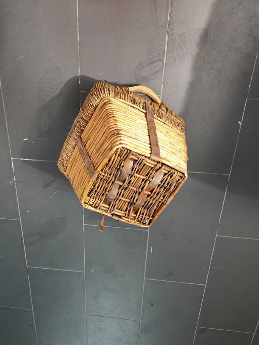 Cestos para vasos, em sarapilheira