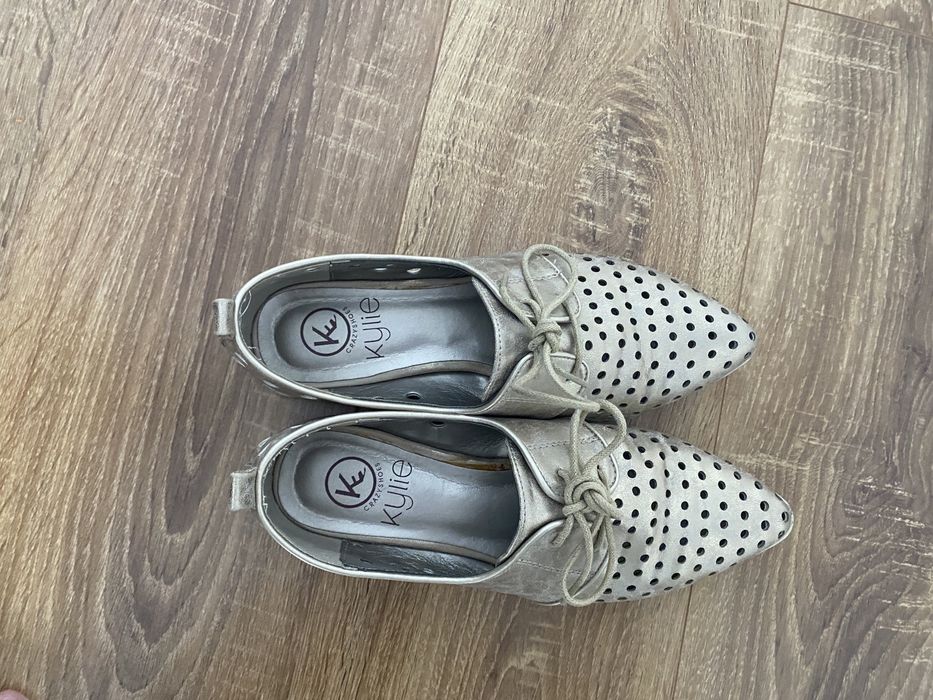 Buty złote 38 stan bdb