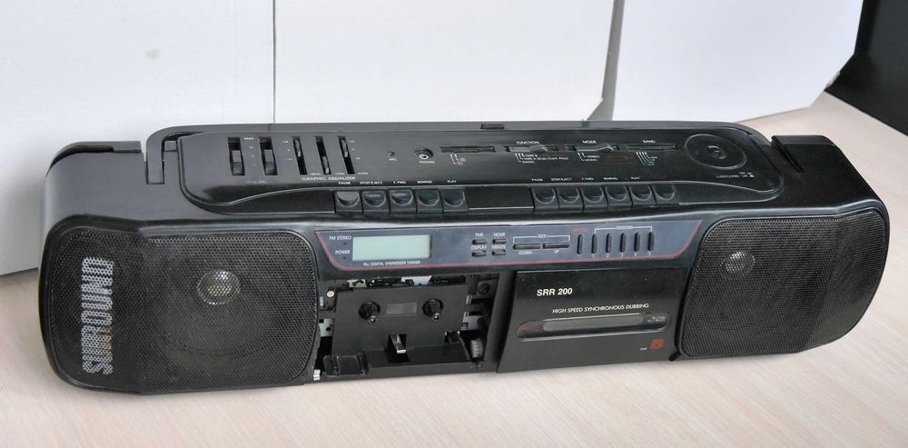 Магнитофон  Clatronic SRR200