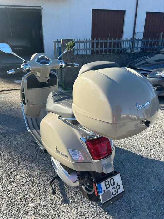 VESPA 310 de 2025 com 4 800  -   6.300€ (como nova)