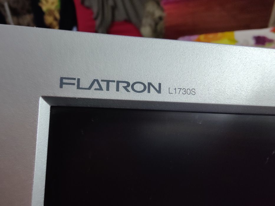 LG Flatron L1753s та L1730s