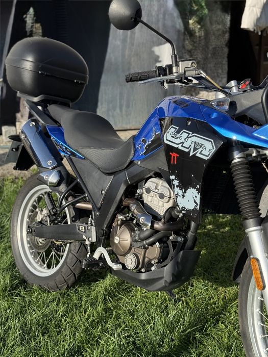 Um adventure tt 125